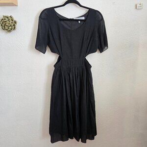 Morgane Le Fay – Lightweight Dress with Cutout